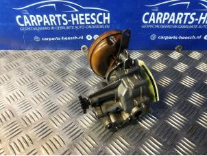 Gebruikte Oliepomp Renault Captur Prijs € 75,00 Margeregeling aangeboden door Carparts Heesch