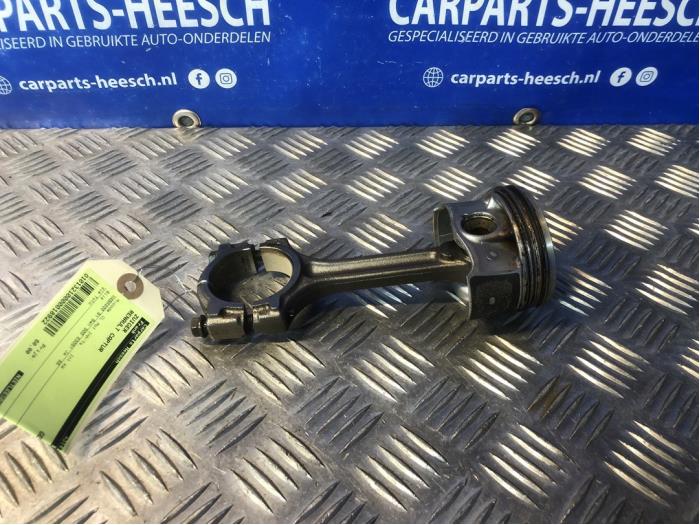 Gebruikte Zuiger Renault Captur Prijs € 60,00 Margeregeling aangeboden door Carparts Heesch