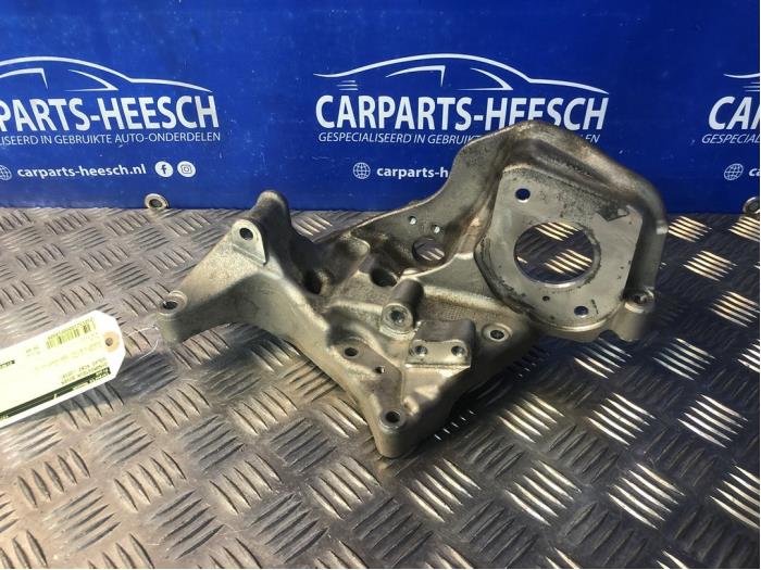 Gebruikte Dynamosteun boven Volvo XC60 Prijs € 50,00 Margeregeling aangeboden door Carparts Heesch
