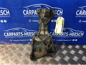 Gebruikte Dynamosteun boven Volvo XC90 I 2.4 D5 20V Prijs € 40,00 Margeregeling aangeboden door Carparts Heesch