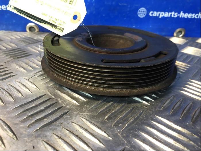 Krukas Poelie van een Volvo S40 (MS) 1.6 D 16V 2009