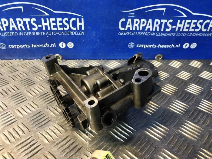 Gebruikte Oliepomp Volvo S40 (MS) 1.6 D 16V Prijs € 50,00 Margeregeling aangeboden door Carparts Heesch