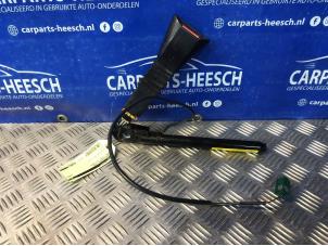 Gebruikte Gordelspanner links Opel Tigra Twin Top 1.4 16V Prijs € 36,75 Margeregeling aangeboden door Carparts Heesch