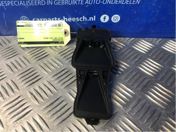 Gebruikte Sensor regen Volvo V40 (MV) 1.6 D2 Prijs € 50,00 Margeregeling aangeboden door Carparts Heesch