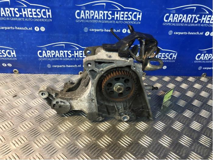 Gebruikte Hogedrukpomp Opel Insignia 2.0 CDTI 16V 130 Ecotec Prijs € 150,00 Margeregeling aangeboden door Carparts Heesch
