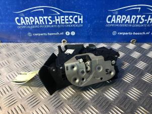 Gebruikte Deurslot Mechaniek 4Deurs links-achter Ford B-Max (JK8) Prijs € 36,75 Margeregeling aangeboden door Carparts Heesch