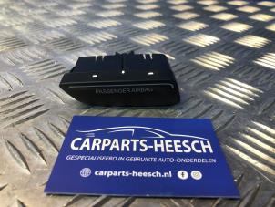 Gebruikte Airbag controle lampje Ford B-Max (JK8) Prijs € 15,75 Margeregeling aangeboden door Carparts Heesch