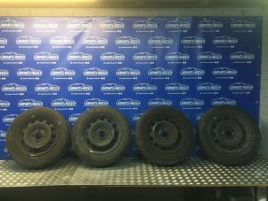 Gebruikte Velgen set + winterbanden Ford B-Max (JK8) Prijs op aanvraag aangeboden door Carparts Heesch