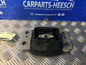 Gebruikte Versnellingsbak Steun Ford Mondeo IV Wagon 1.6 EcoBoost 16V Prijs € 45,00 Margeregeling aangeboden door Carparts Heesch