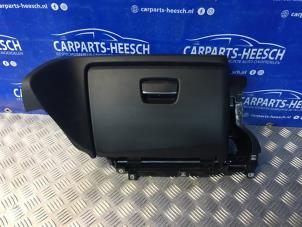 Gebruikte Dashboardkastje BMW 1 serie (E81) 116i 1.6 16V Prijs € 30,00 Margeregeling aangeboden door Carparts Heesch