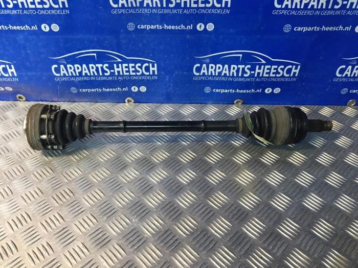 Gebruikte Aandrijfas rechts-achter BMW 1 serie (E81) 118d 16V Prijs € 35,00 Margeregeling aangeboden door Carparts Heesch