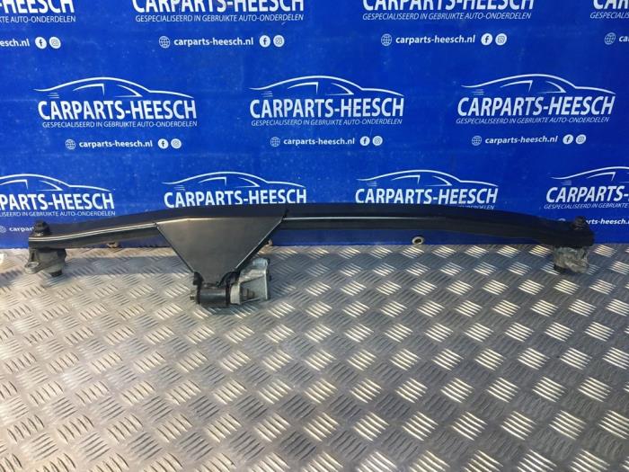 Gebruikte Motorbalk Volvo V70 (SW) 2.4 D5 20V Prijs € 30,00 Margeregeling aangeboden door Carparts Heesch