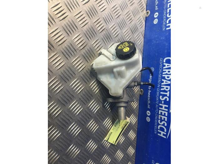 Gebruikte Hoofdremcilinder Volvo S60 II (FS) 1.6 DRIVe,D2 Prijs € 30,00 Margeregeling aangeboden door Carparts Heesch