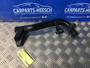 Gebruikte Intercooler Buis Volvo S60 II (FS) 1.6 DRIVe,D2 Prijs € 25,00 Margeregeling aangeboden door Carparts Heesch