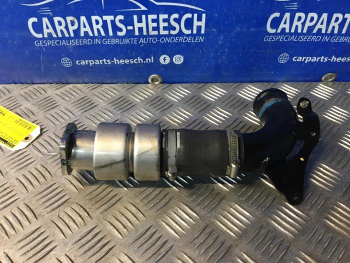 Gebruikte Intercooler Buis Ford Focus 3 Wagon 1.6 TDCi 115 Prijs € 25,00 Margeregeling aangeboden door Carparts Heesch