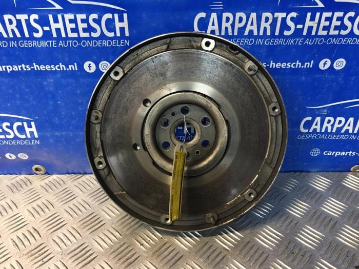 Gebruikte Dubbele massa vliegwiel Volvo V50 (MW) 2.0 D 16V Prijs € 70,00 Margeregeling aangeboden door Carparts Heesch
