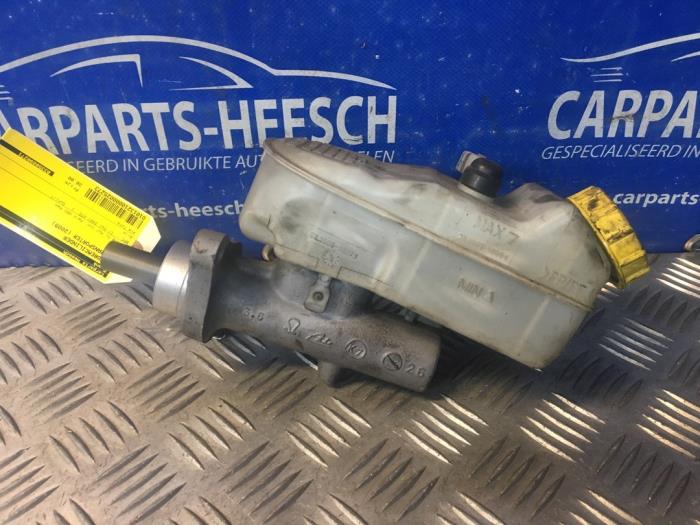 Gebruikte Hoofdremcilinder Volkswagen Transporter Prijs € 30,00 Margeregeling aangeboden door Carparts Heesch