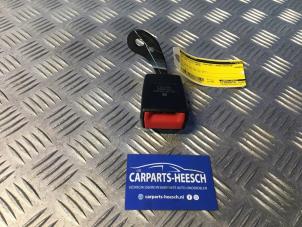 Gebruikte Veiligheidsgordel Insteek links-achter Volkswagen Eos (1F7/F8) 1.4 TSI 16V Prijs € 21,00 Margeregeling aangeboden door Carparts Heesch