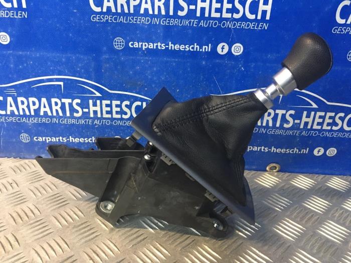 Gebruikte Versnellingspook Ford Focus 3 Wagon 1.6 TDCi 115 Prijs € 65,00 Margeregeling aangeboden door Carparts Heesch