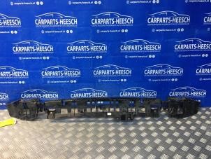 Gebruikte Bumpersteun midden-achter BMW 1 serie (F20) 114i 1.6 16V Prijs € 35,00 Margeregeling aangeboden door Carparts Heesch