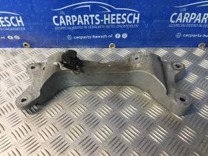 Gebruikte Versnellingsbak Steun BMW 1 serie (F20) 116i 1.6 16V Prijs € 30,00 Margeregeling aangeboden door Carparts Heesch