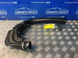 Gebruikte Intercooler Buis Ford Transit Courier 1.0 Ti-VCT EcoBoost 12V Prijs € 40,00 Margeregeling aangeboden door Carparts Heesch