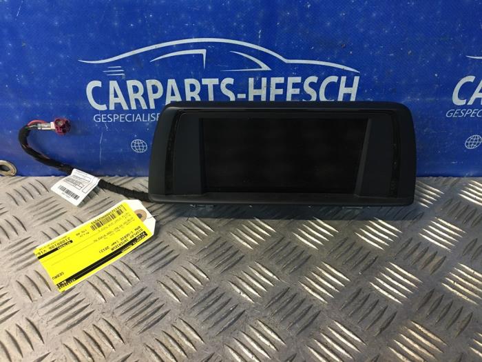 Gebruikte Display Interieur BMW 1 serie (F21) 116i 1.6 16V Prijs € 195,00 Margeregeling aangeboden door Carparts Heesch