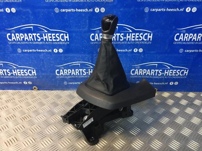 Gebruikte Schakelmechaniek Ford Fiesta 6 (JA8) 1.0 EcoBoost 12V 100 Prijs € 50,00 Margeregeling aangeboden door Carparts Heesch