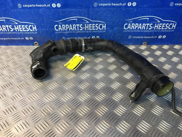 Gebruikte Intercooler Buis Ford Fiesta 6 (JA8) 1.0 EcoBoost 12V 100 Prijs € 40,00 Margeregeling aangeboden door Carparts Heesch