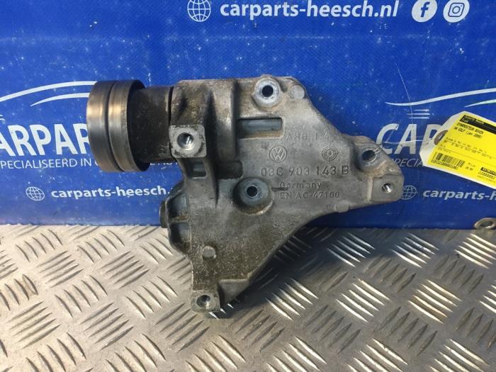 Gebruikte Dynamosteun boven Volkswagen Golf V Variant (1K5) 1.4 TSI 160 16V Prijs € 30,00 Margeregeling aangeboden door Carparts Heesch