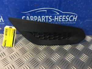 Gebruikte Bumper Rooster Volvo V60 I (FW/GW) 1.6 T3 16V Prijs € 20,00 Margeregeling aangeboden door Carparts Heesch