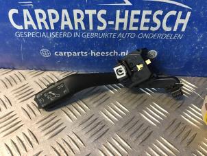 Gebruikte Knipperlicht Schakelaar Volkswagen Golf Plus (5M1/1KP) 1.4 TSI 140 16V Prijs € 15,75 Margeregeling aangeboden door Carparts Heesch