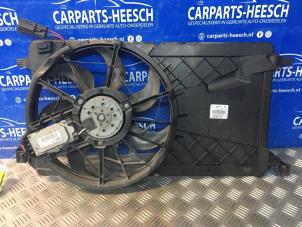 Gebruikte Fan Radiateur Volvo V50 (MW) 2.4i 20V Prijs € 40,00 Margeregeling aangeboden door Carparts Heesch