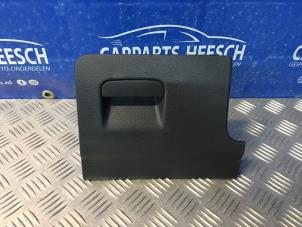 Gebruikte Dashboardkastje Volkswagen Golf V Variant (1K5) 1.4 TSI 160 16V Prijs € 15,00 Margeregeling aangeboden door Carparts Heesch