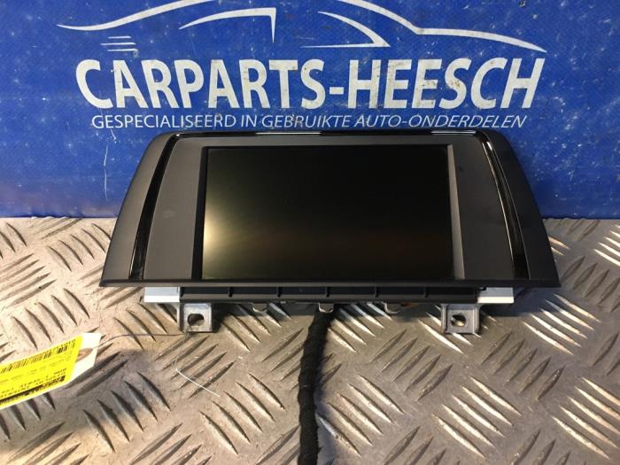 Gebruikte Display Interieur BMW 1 serie (F21) 114i 1.6 16V Prijs € 195,00 Margeregeling aangeboden door Carparts Heesch