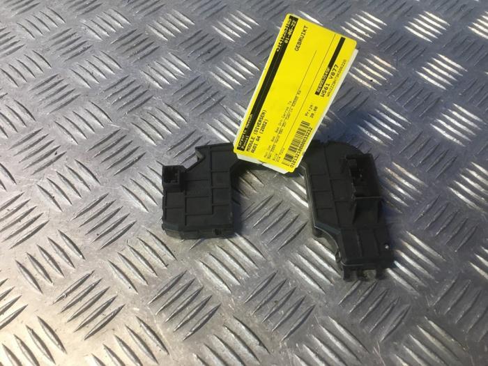 Gebruikte Module (diversen) Audi A4 Cabrio (B7) 2.4 V6 30V Prijs € 20,00 Margeregeling aangeboden door Carparts Heesch