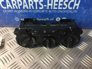 Gebruikte Kachel Bedieningspaneel Volkswagen Tiguan (5N1/2) 2.0 TSI 16V 4Motion Prijs € 30,00 Margeregeling aangeboden door Carparts Heesch
