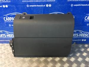 Gebruikte Dashboardkastje Volkswagen Touran (1T3) 1.4 16V TSI 140 Prijs € 30,00 Margeregeling aangeboden door Carparts Heesch