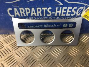 Gebruikte Dashboard deel Volkswagen Passat Variant (3C5) 1.8 TSI 16V Prijs € 15,75 Margeregeling aangeboden door Carparts Heesch