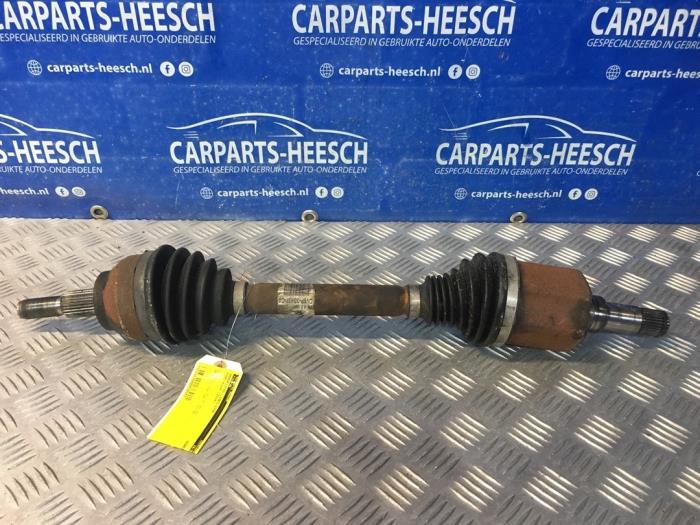 Gebruikte Aandrijfas links-voor Ford C-Max (DXA) 1.5 Ti-VCT EcoBoost 150 16V Prijs € 75,00 Margeregeling aangeboden door Carparts Heesch