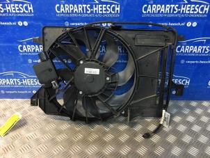 Gebruikte Fan Radiateur Ford Focus 3 Wagon 1.0 Ti-VCT EcoBoost 12V 100 Prijs € 50,00 Margeregeling aangeboden door Carparts Heesch