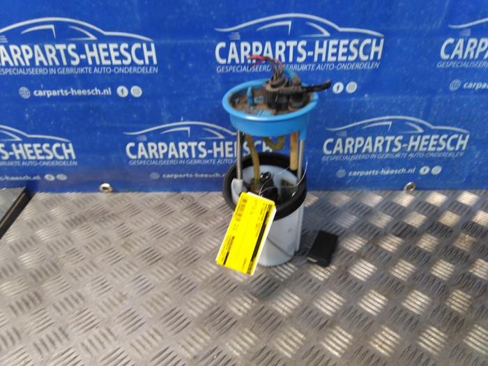 Gebruikte Tank element Pomp Volkswagen Touran (1T1/T2) 1.4 16V TSI 140 Prijs € 40,00 Margeregeling aangeboden door Carparts Heesch