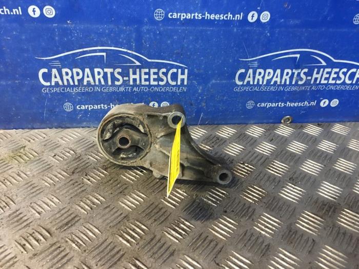 Gebruikte Versnellingsbak Steun Opel Meriva (B) 1.4 Turbo 16V ecoFLEX Prijs € 25,00 Margeregeling aangeboden door Carparts Heesch