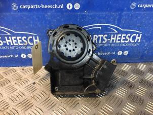 Gebruikte Distributiedeksel Ford Fiesta 7 1.1 Ti-VCT 12V 70 Prijs € 25,00 Margeregeling aangeboden door Carparts Heesch