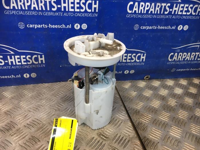 Gebruikte Tank element Pomp Ford Focus 3 Wagon 1.0 Ti-VCT EcoBoost 12V 100 Prijs € 40,00 Margeregeling aangeboden door Carparts Heesch