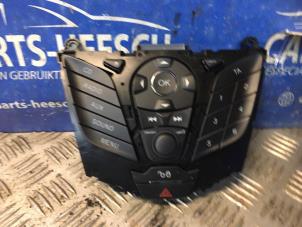 Gebruikte Radiobedienings paneel Ford C-Max (DXA) 1.0 Ti-VCT EcoBoost 12V 100 Prijs € 50,00 Margeregeling aangeboden door Carparts Heesch