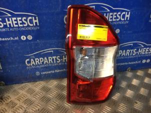 Gebruikte Achterlicht links Ford Tourneo Courier (JU2) 1.0 Ti-VCT EcoBoost 12V Prijs op aanvraag aangeboden door Carparts Heesch