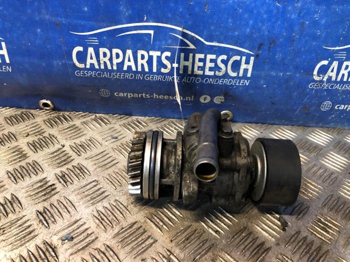 Gebruikte Servopomp Volkswagen Transporter Prijs € 75,00 Margeregeling aangeboden door Carparts Heesch