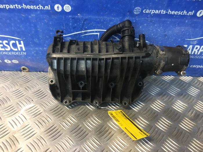 Gebruikte Inlaatspruitstuk Ford Fiesta 6 (JA8) 1.0 EcoBoost 12V 100 Prijs € 50,00 Margeregeling aangeboden door Carparts Heesch