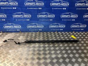Gebruikte Kofferdekseldemper links-achter Ford C-Max Prijs € 52,50 Margeregeling aangeboden door Carparts Heesch